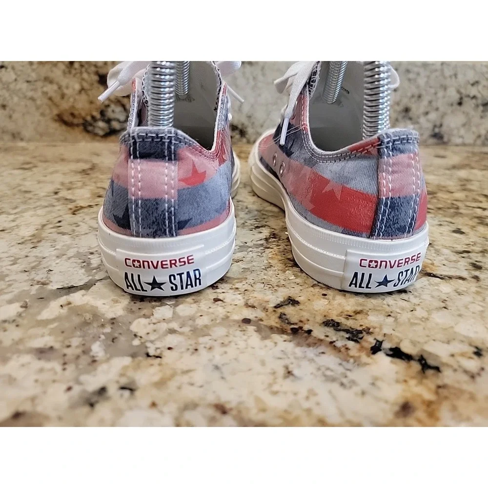 Women's Americana Stripped Canvas Converse Chuck Taylor All Star  Size 6